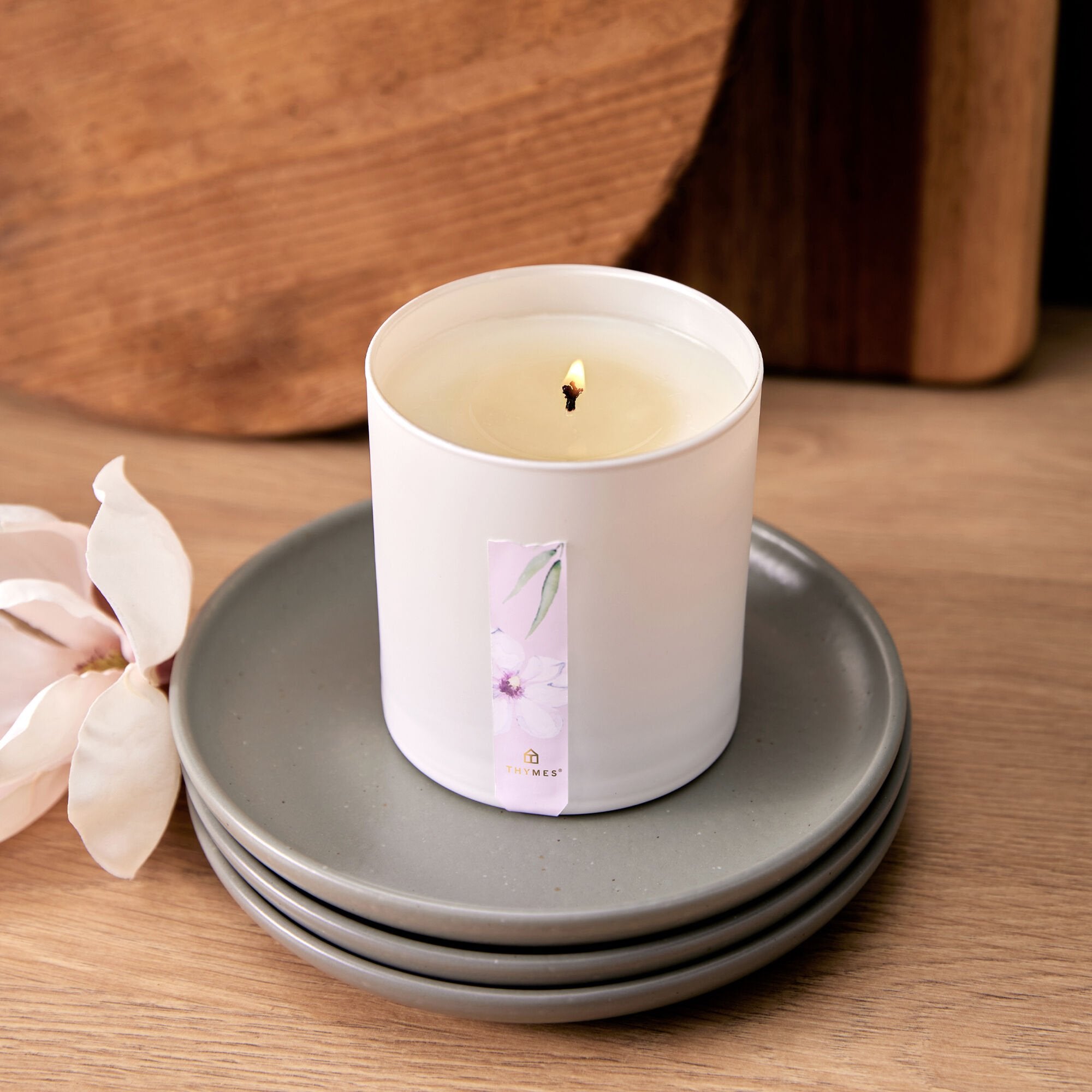Alternative view of Magnolia Willow Poured Candle